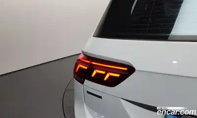 Volkswagen Tiguan 2022 2.0 автомат (гидро), миниатюра 9