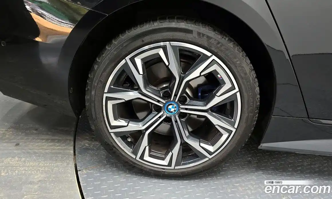 BMW i4 2024 0.2 автомат (гидро), фото 36