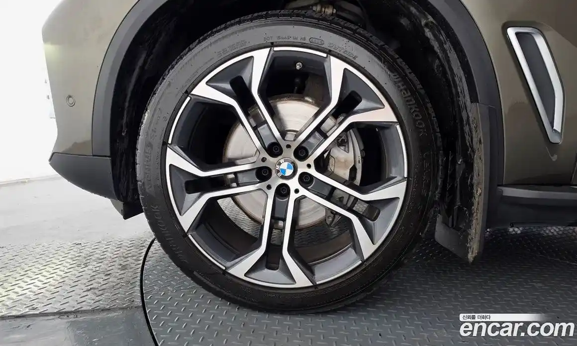 BMW X5 2023 3.0 автомат (гидро), фото 5