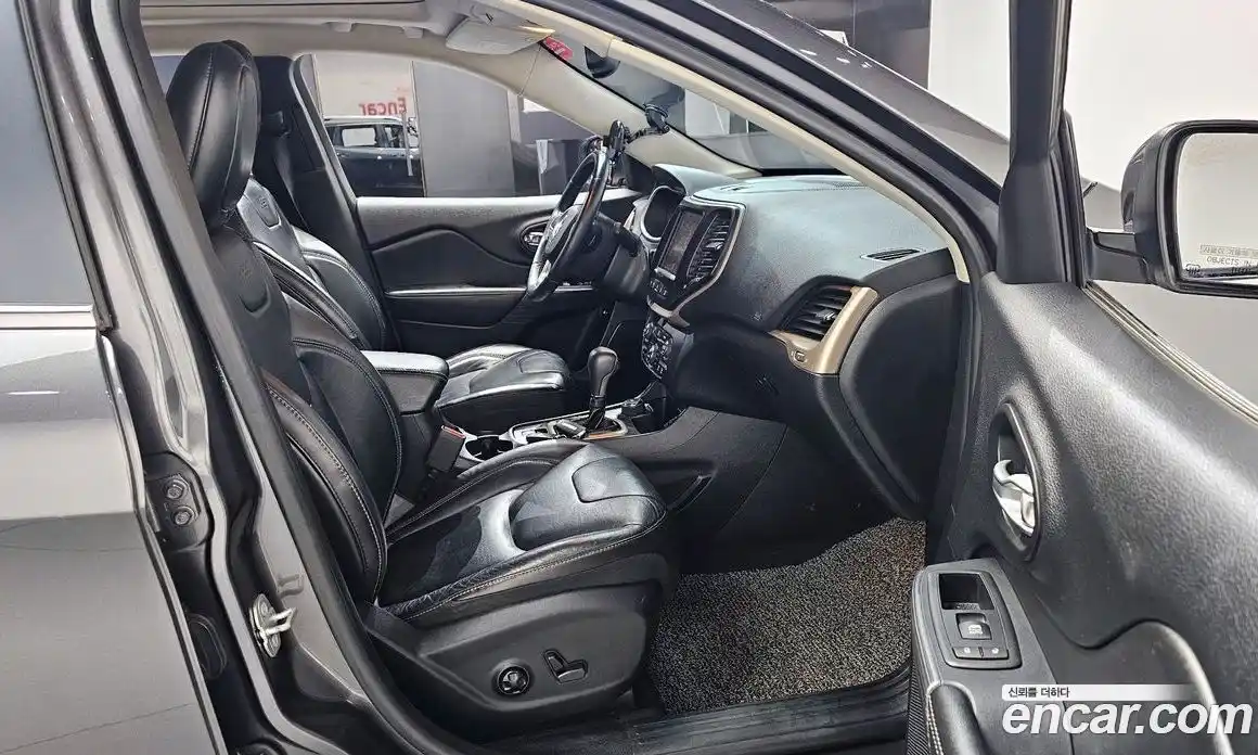 Jeep Cherokee 2016 2.4 автомат (гидро), фото 11