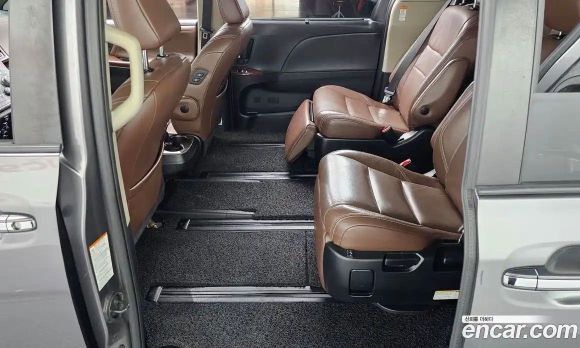 Toyota Sienna 2018 3.5 гидро, фото 11