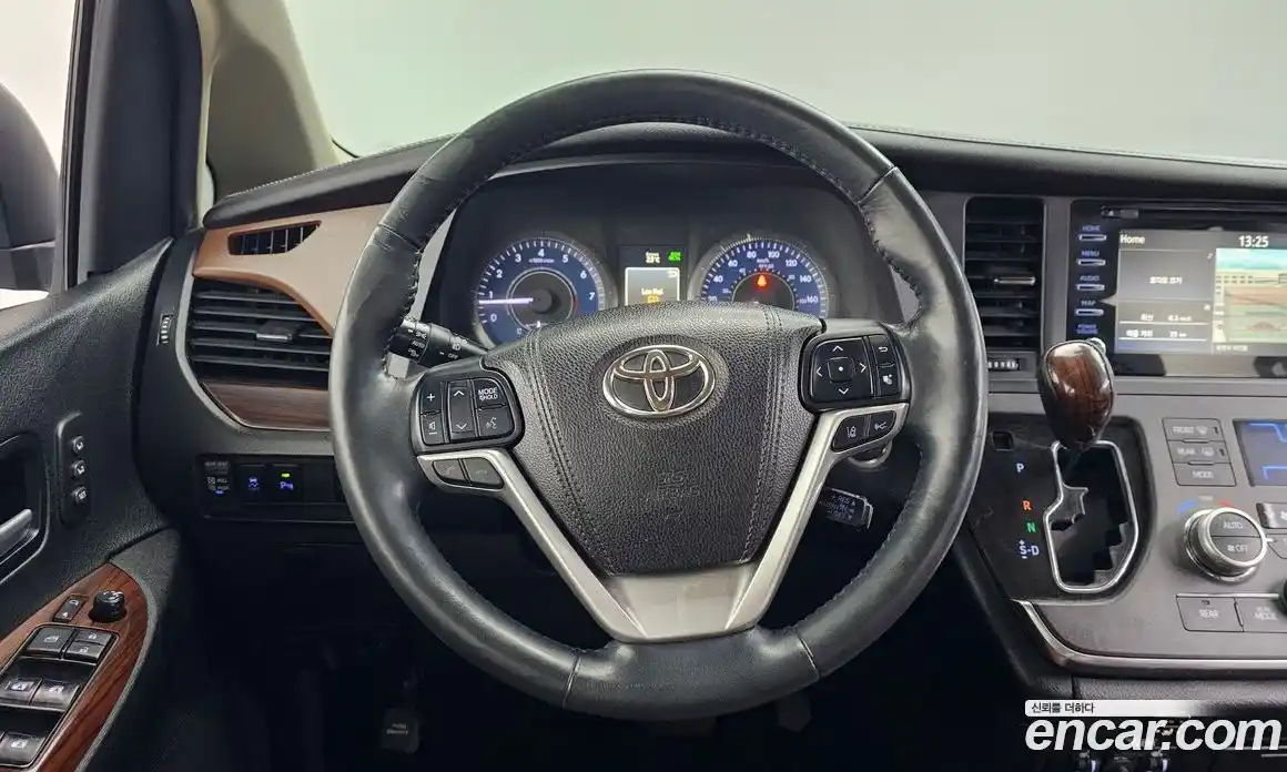 Toyota Sienna 2018 3.5 гидро, фото 14
