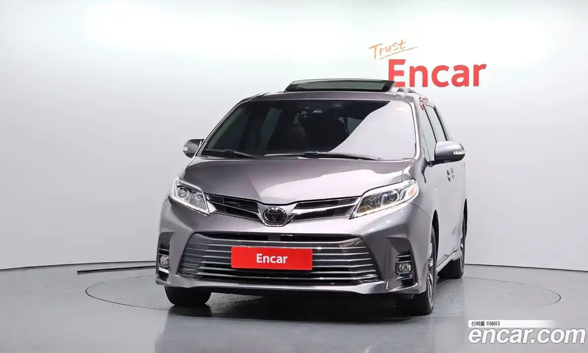 Toyota Sienna 2018 3.5 гидро, фото 3