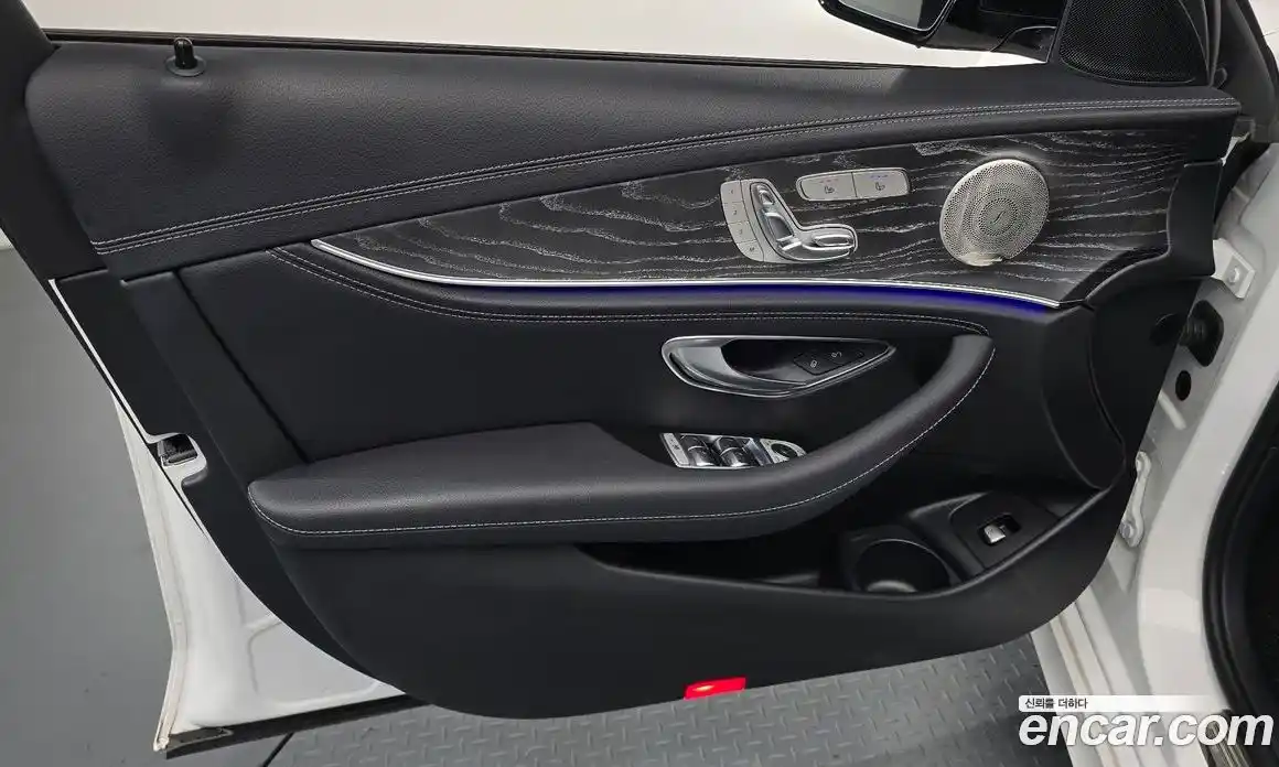 Mercedes-Benz E-Class 2023 2.0 автомат (гидро), фото 14