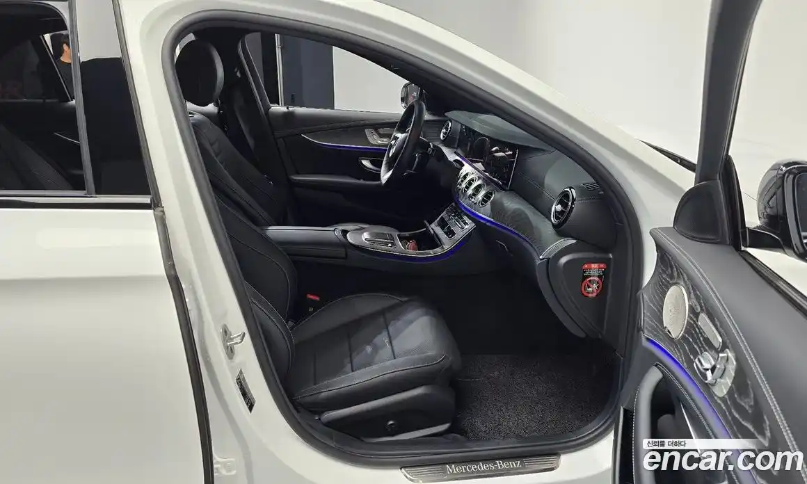 Mercedes-Benz E-Class 2023 2.0 автомат (гидро), фото 16