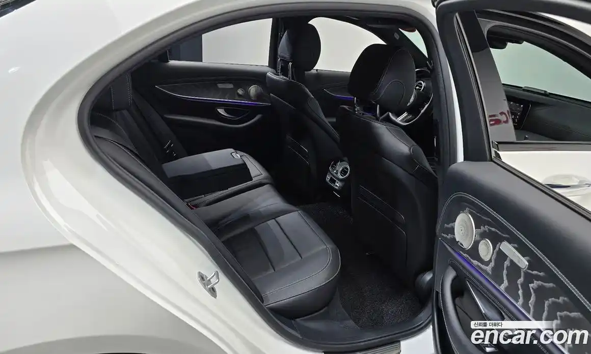 Mercedes-Benz E-Class 2023 2.0 автомат (гидро), фото 17
