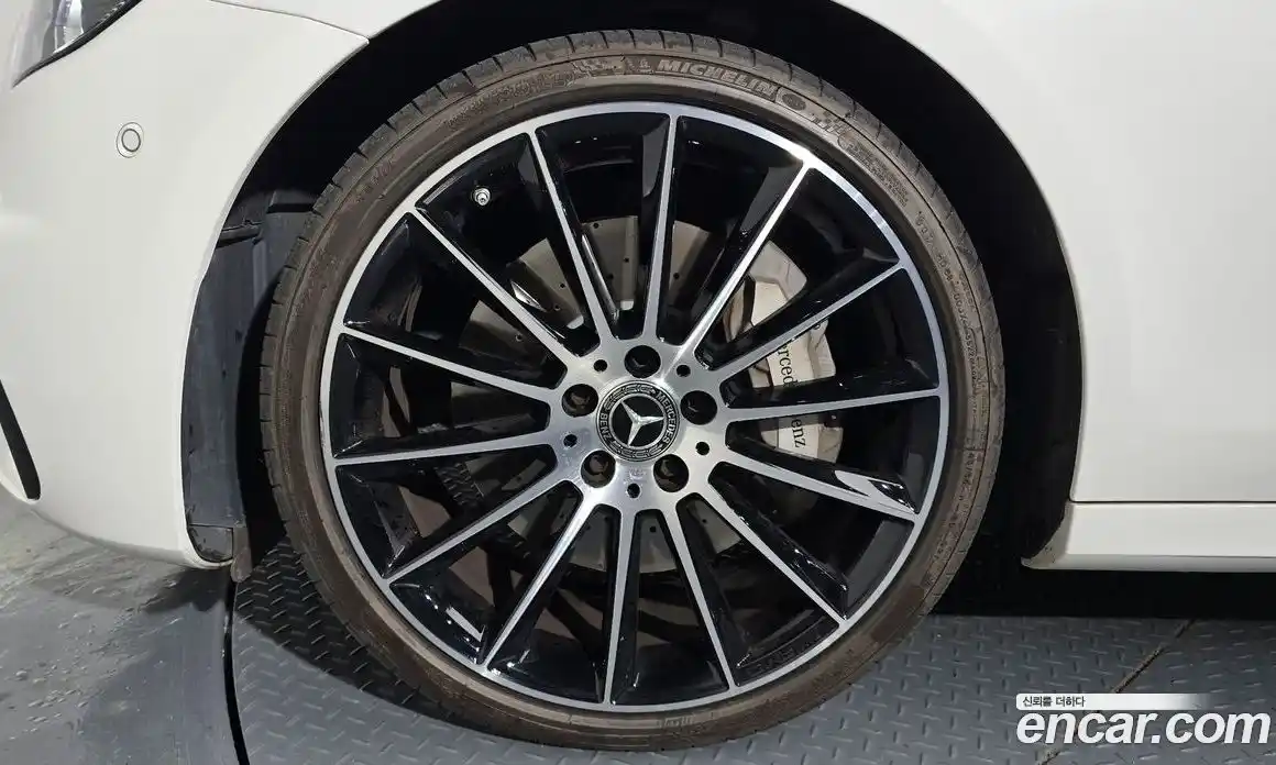 Mercedes-Benz E-Class 2023 2.0 автомат (гидро), фото 5