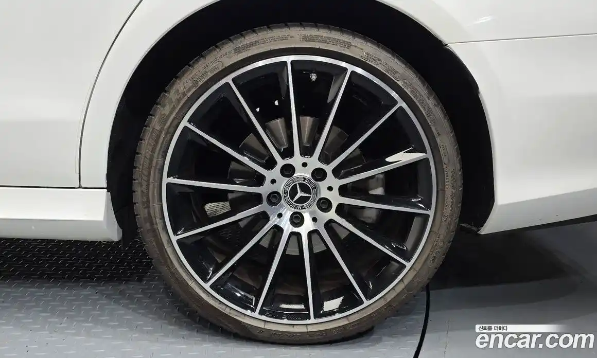 Mercedes-Benz E-Class 2023 2.0 автомат (гидро), фото 7