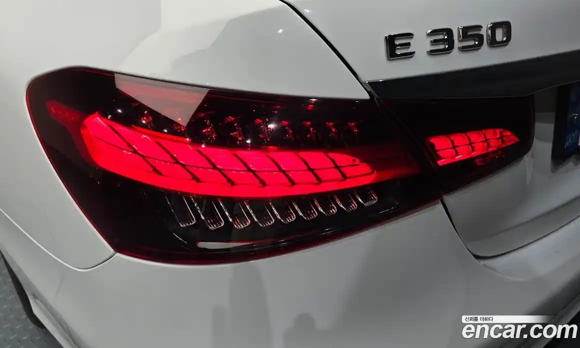 Mercedes-Benz E-Class 2023 2.0 автомат (гидро), фото 9