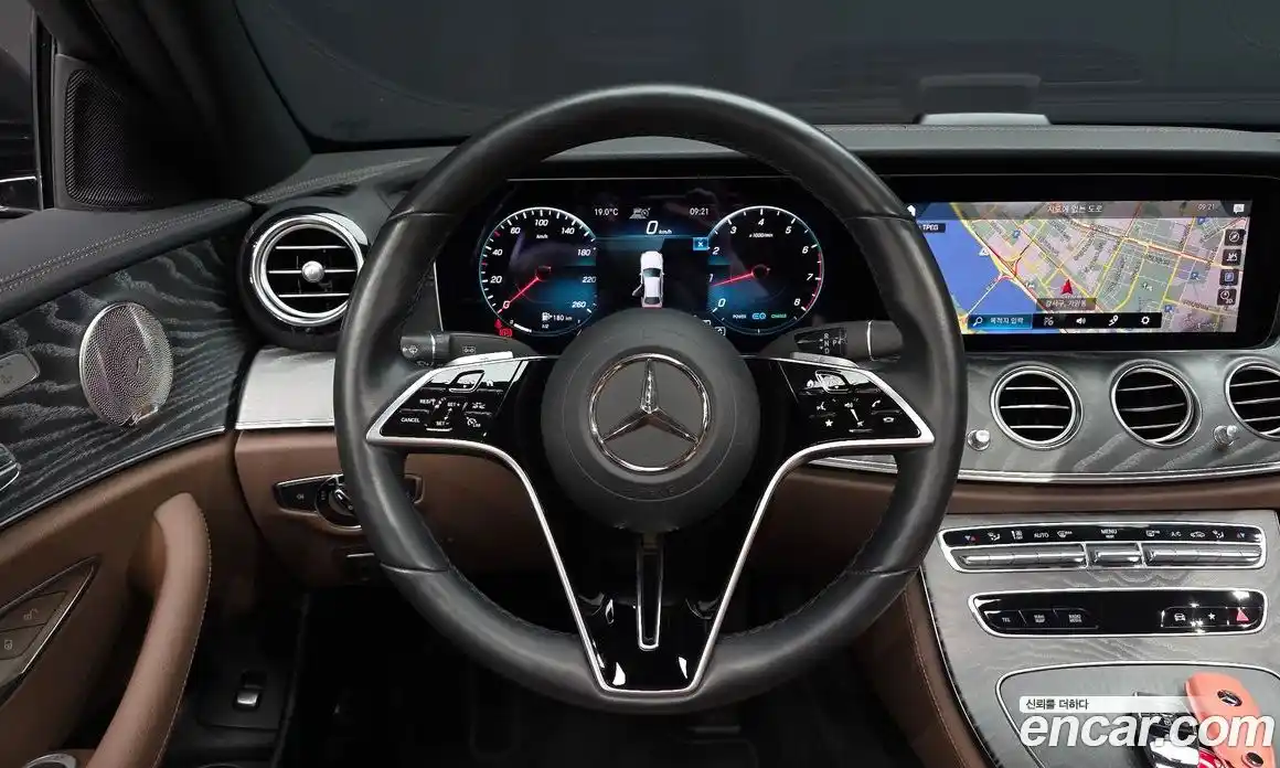 Mercedes-Benz E-Class 2023 2.0 автомат (гидро), фото 19