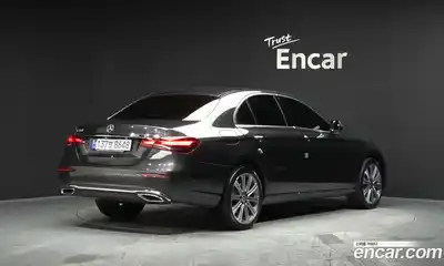 Mercedes-Benz E-Class 2023 2.0 автомат (гидро), миниатюра 2