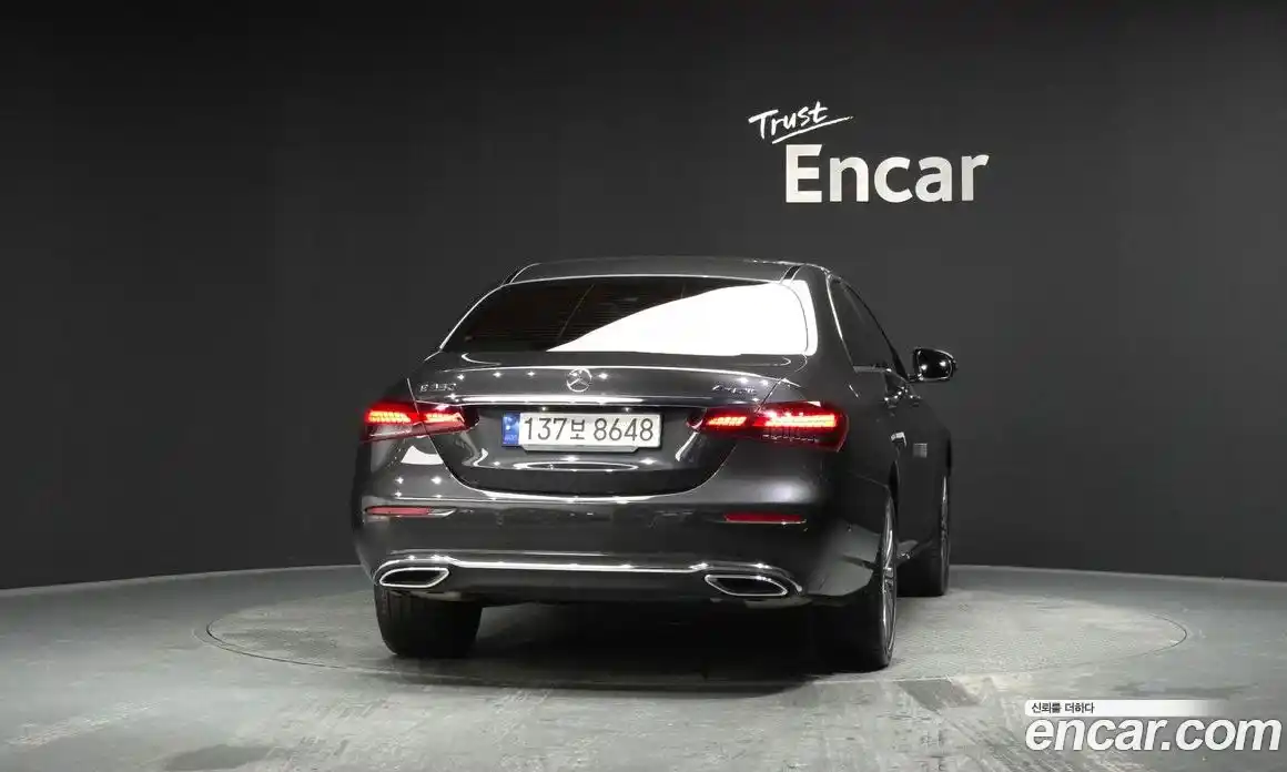 Mercedes-Benz E-Class 2023 2.0 автомат (гидро), фото 4