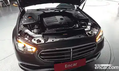 Mercedes-Benz E-Class 2023 2.0 автомат (гидро), миниатюра 6