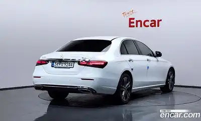 Mercedes-Benz E-Class 2021 2.0 автомат (гидро), миниатюра 2