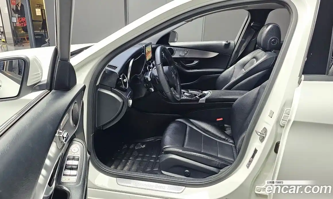 Mercedes-Benz C-Class 2017 2.0 автомат (гидро), фото 10