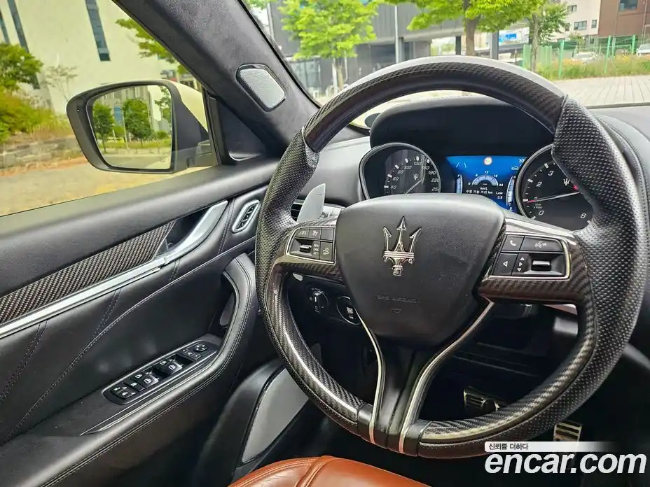 Maserati Levante 2019 3.0 гидро, фото 18