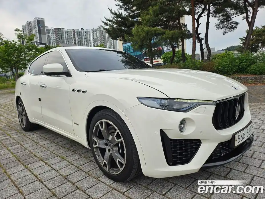 Maserati Levante 2019 3.0 гидро, фото 3
