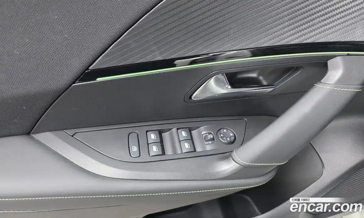 Peugeot 2008 2023 1.5 автомат (гидро), фото 27