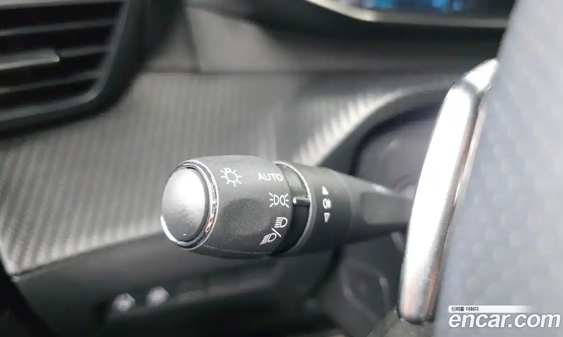 Peugeot 2008 2023 1.5 автомат (гидро), фото 29