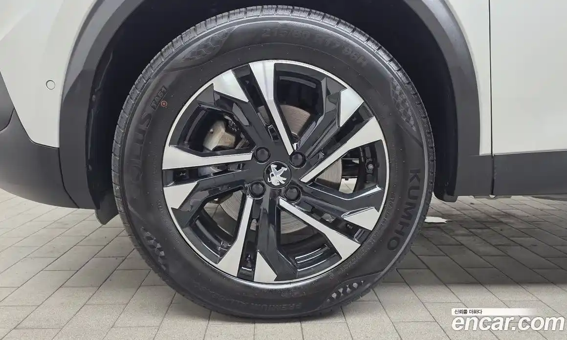 Peugeot 2008 2023 1.5 автомат (гидро), фото 5