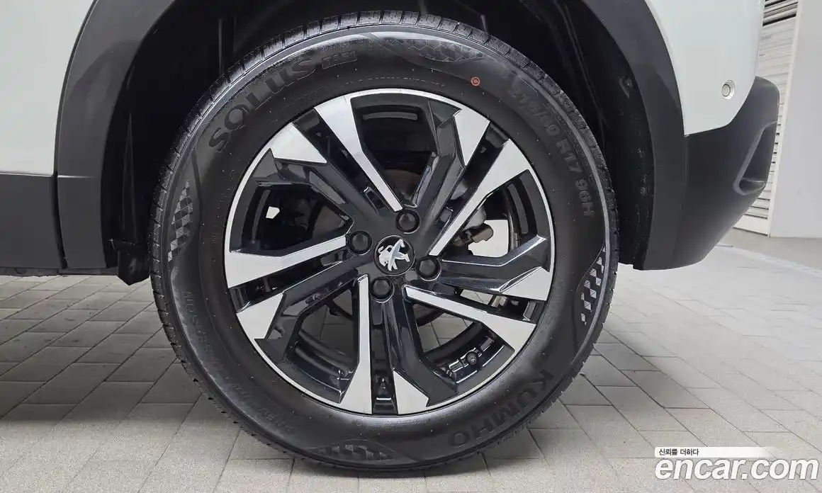 Peugeot 2008 2023 1.5 автомат (гидро), фото 7