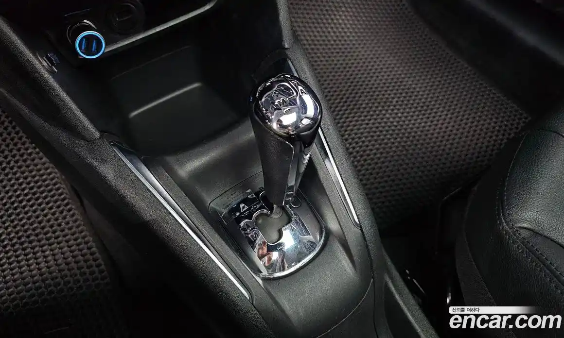 Peugeot 208 2015 1.6 автомат (робот), фото 9