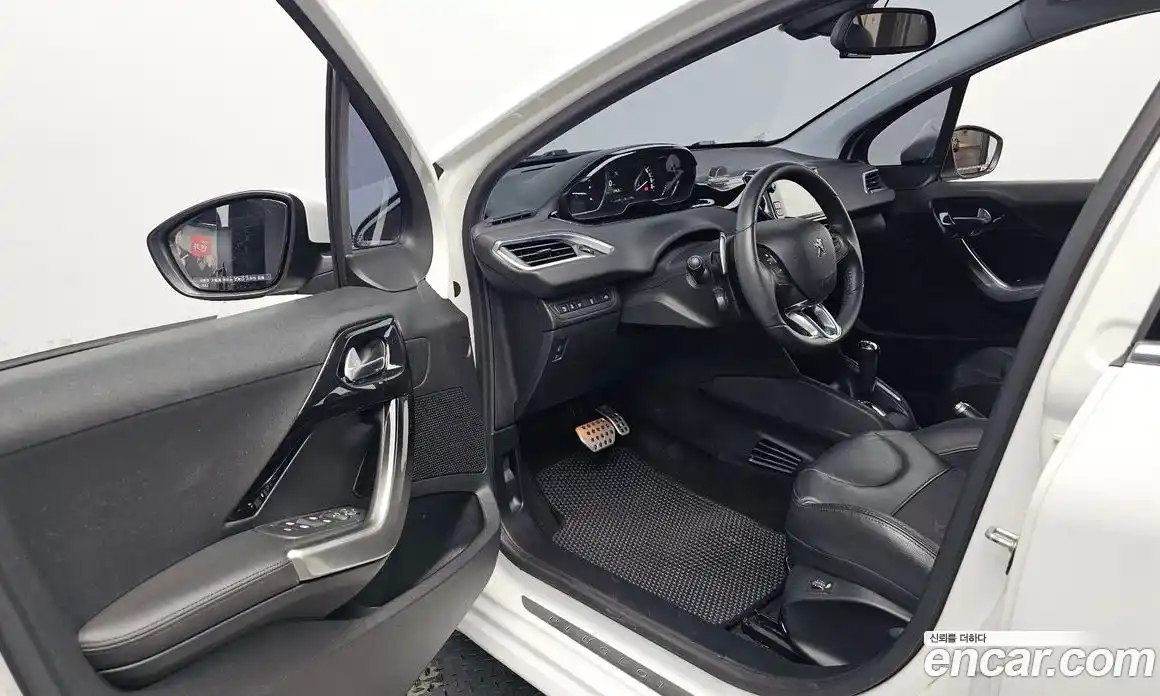 Peugeot 208 2015 1.6 автомат (робот), фото 10