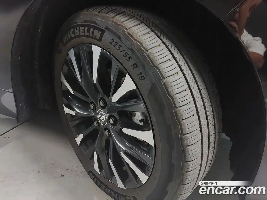Toyota Alphard 2025 2.5 вариатор, фото 4