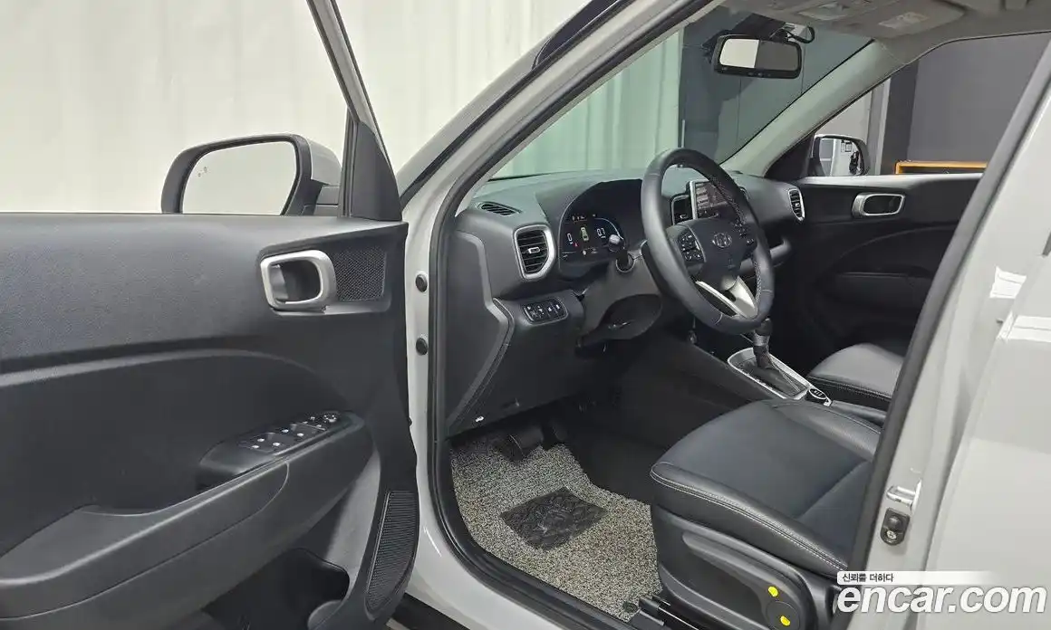 Hyundai Venue 2023 1.6 автомат (гидро), фото 13