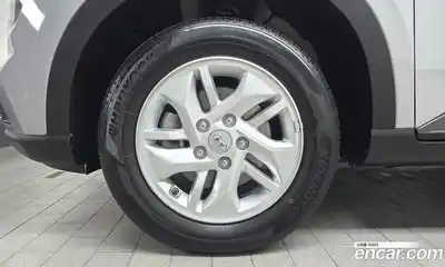 Hyundai Venue 2023 1.6 автомат (гидро), миниатюра 5