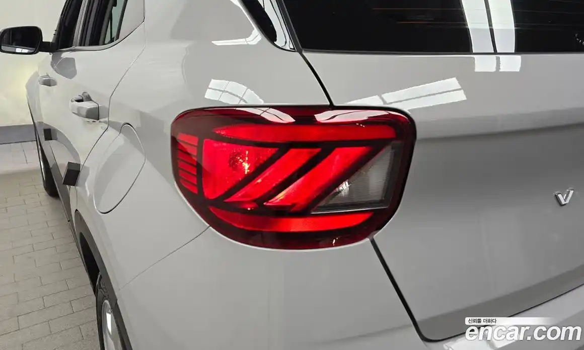 Hyundai Venue 2023 1.6 автомат (гидро), фото 9