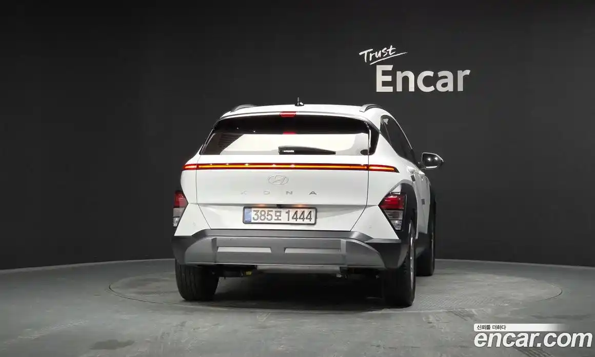 Hyundai Kona 2025 1.6 автомат (гидро), фото 4