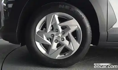 Hyundai Kona 2025 1.6 автомат (гидро), миниатюра 5