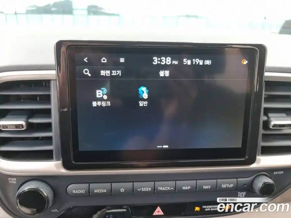 Hyundai Venue 2021 1.6 автомат (гидро), фото 11