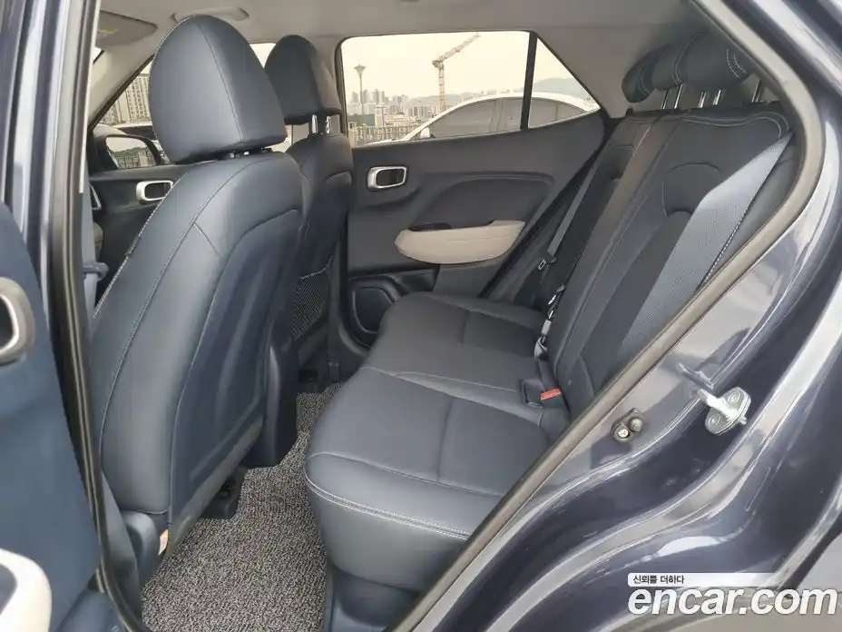 Hyundai Venue 2021 1.6 автомат (гидро), фото 14