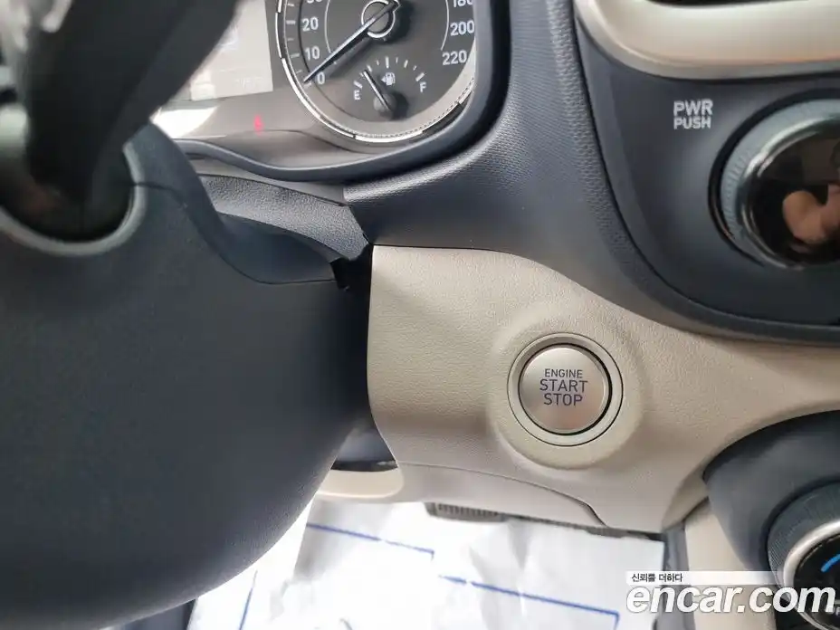 Hyundai Venue 2021 1.6 автомат (гидро), фото 17
