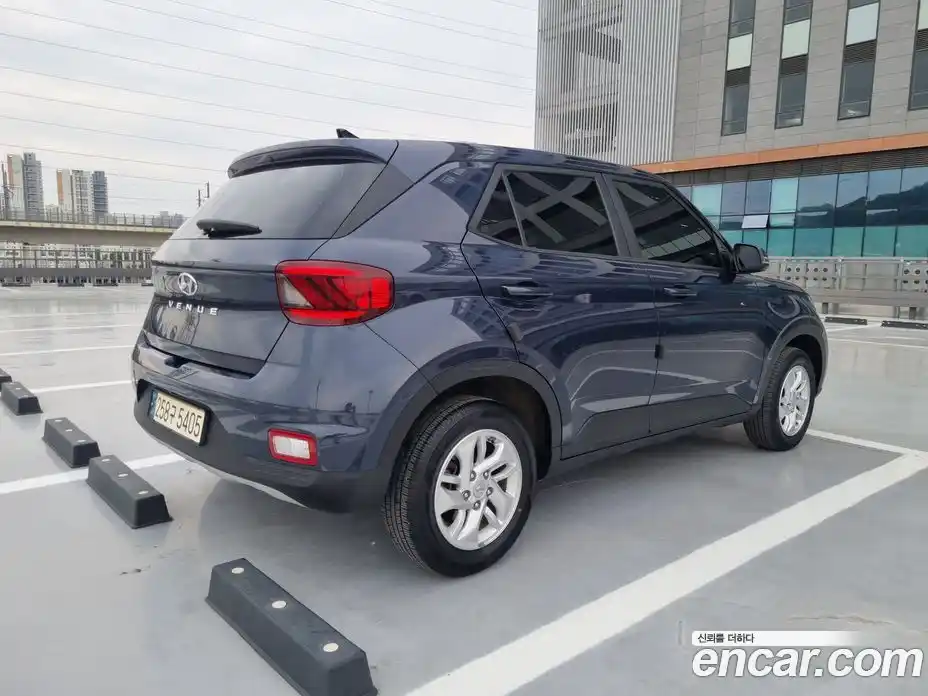 Hyundai Venue 2021 1.6 автомат (гидро), фото 3