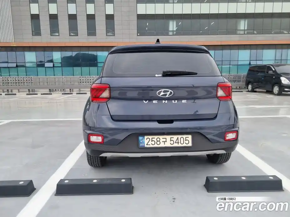 Hyundai Venue 2021 1.6 автомат (гидро), фото 4