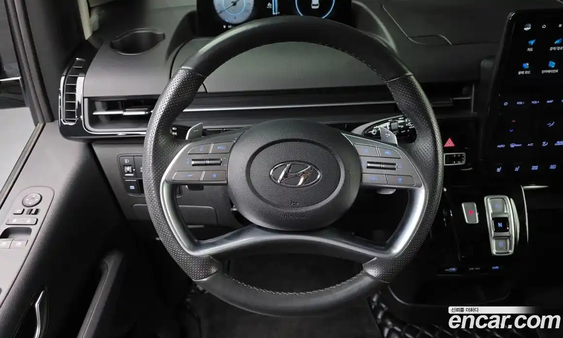 Hyundai Staria 2022 2.2 автомат (гидро), фото 13