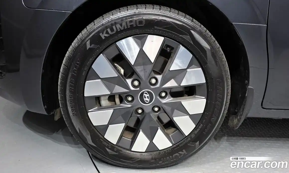 Hyundai Staria 2022 2.2 автомат (гидро), фото 5