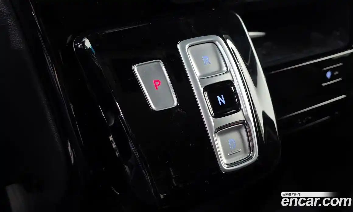 Hyundai Staria 2022 2.2 автомат (гидро), фото 9