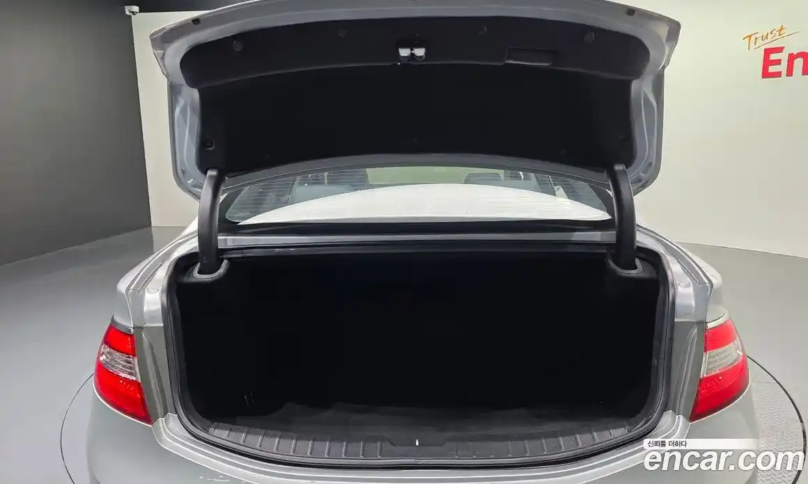 Hyundai Grandeur 2011 3.0 автомат (гидро), фото 20