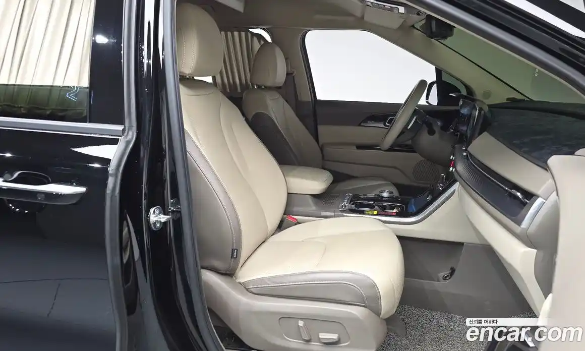 Kia Carnival 2023 2.2 автомат (гидро), фото 16