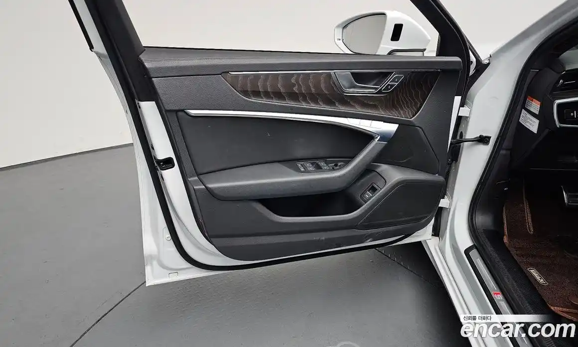 Audi A6 2021 2.0 автомат (гидро), фото 13