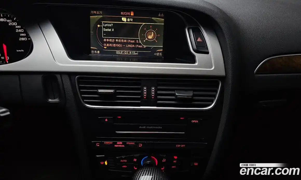Audi A4 2010 2.0 автомат (гидро), фото 14