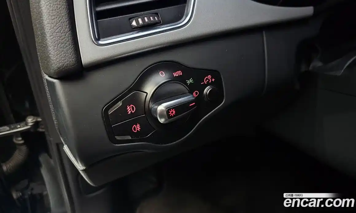 Audi A4 2010 2.0 автомат (гидро), фото 18