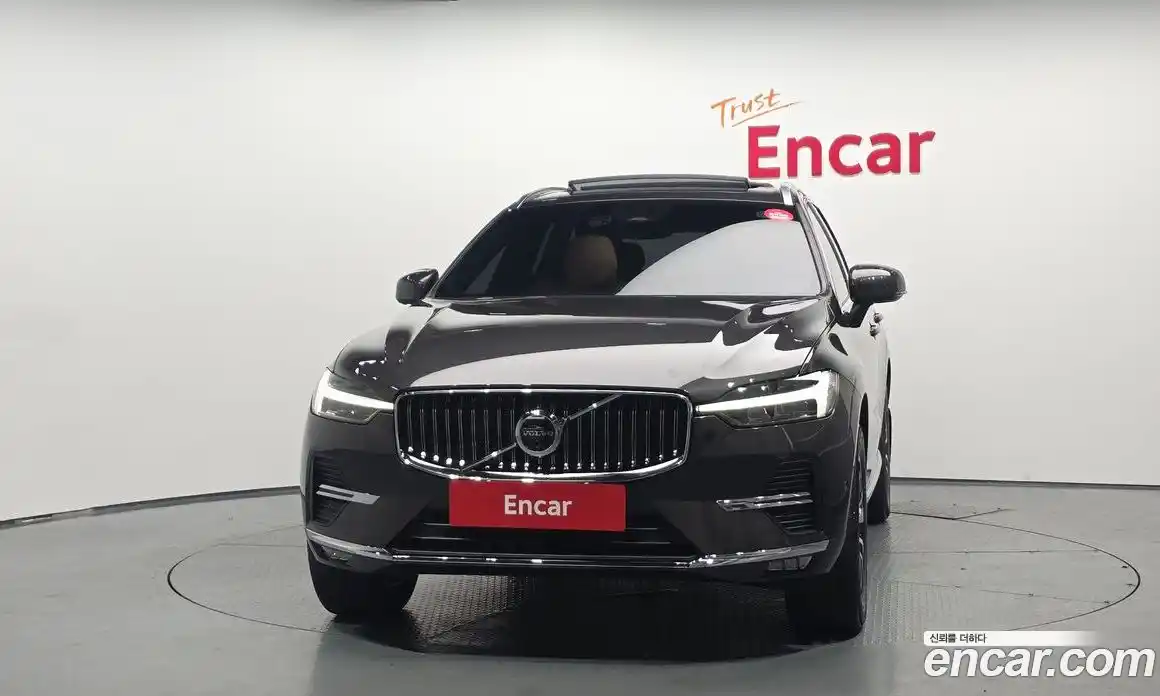 Volvo XC60 2025 2.0 автомат (гидро), фото 3