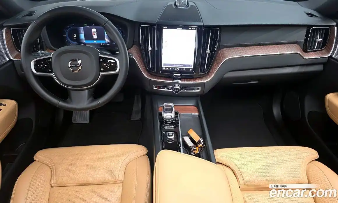 Volvo XC60 2025 2.0 автомат (гидро), фото 10