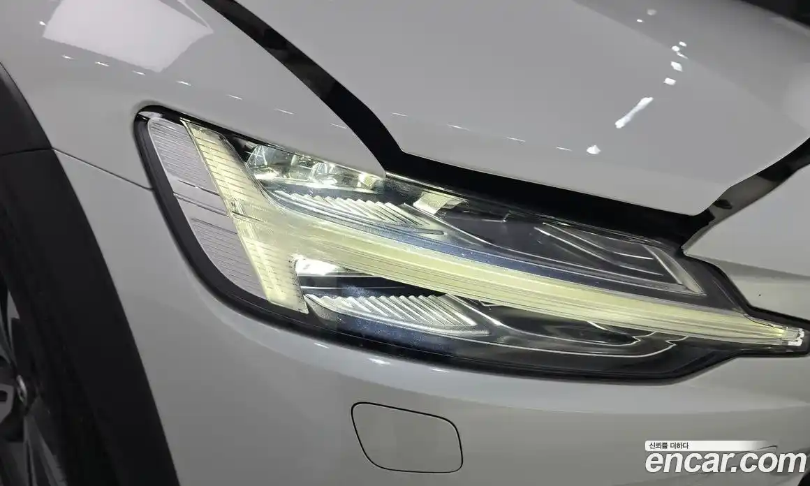 Volvo V60 2020 2.0 автомат (гидро), фото 7