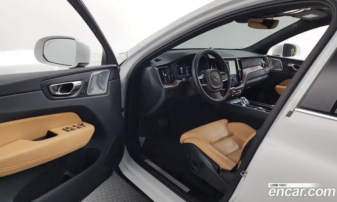 Volvo XC60 2024 2.0 автомат (гидро), фото 13
